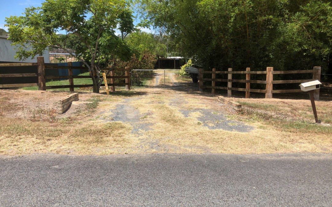 Booral Driveway Entrance & Fence