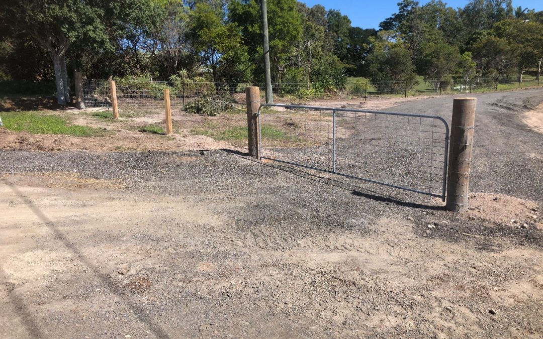 Steel Picket, Heavy Dog Wire Fence