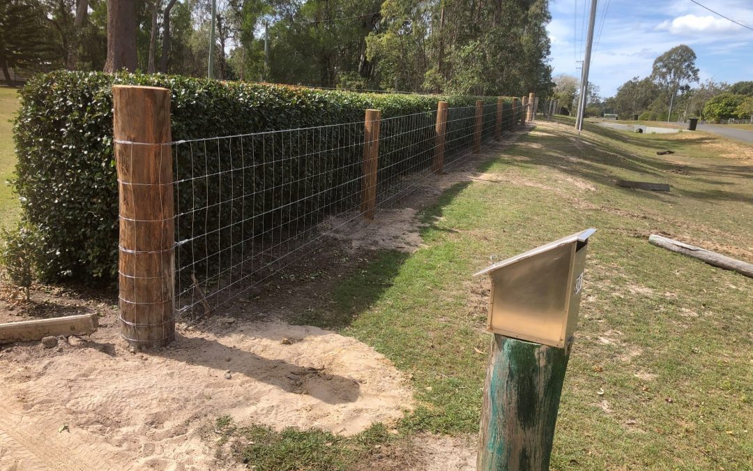 Split Post Heavy Duty Dog Wire Front Fence