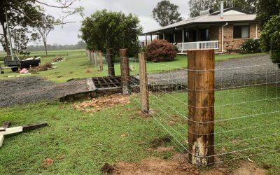 heavy Duty Split post fence with 2.5mm  heavy dog wire