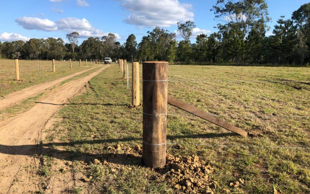 Split post, Gal picket, plain wire driveway funnel